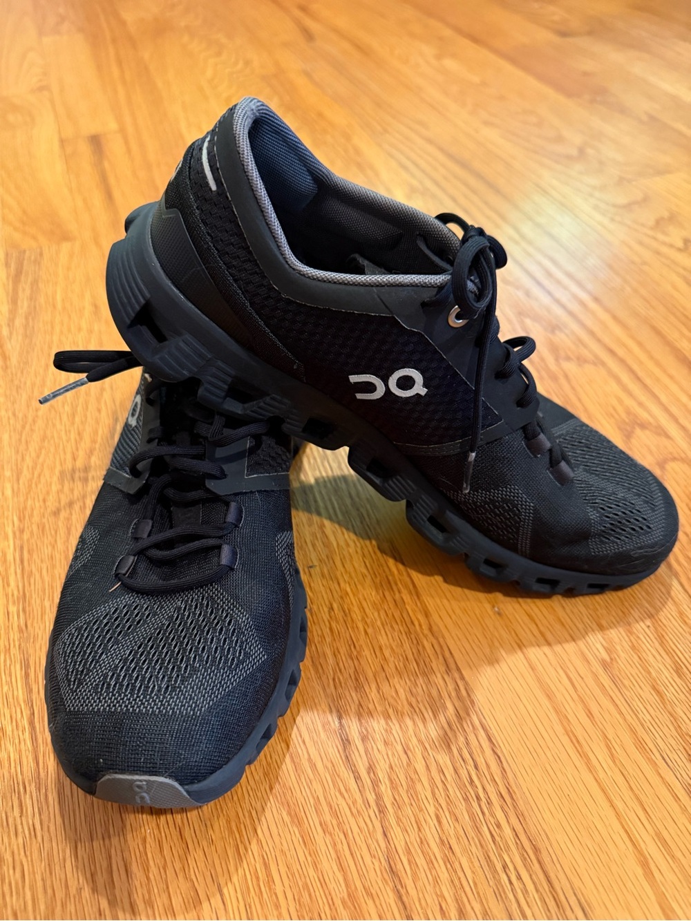 On Running Women’s Cloud sneakers in Black
